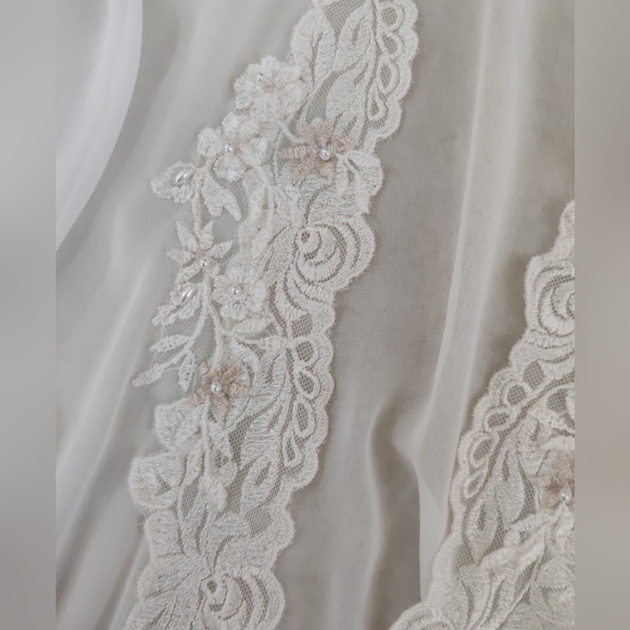 Vintage Jonquil by Diane Samandi Romantic Lace Embroidered Robe M